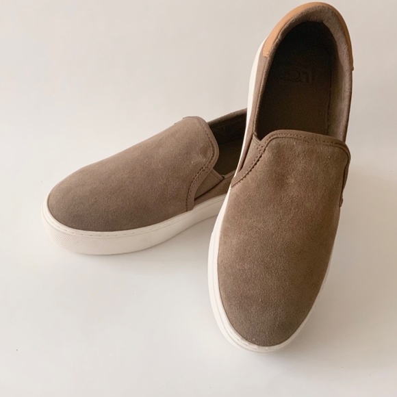 UGG CAHLVAN Hickory SUEDE SLIP-ON FASHION SNEAKER COMFORTABLE FLAT SHOES 7 - Picture 8 of 9